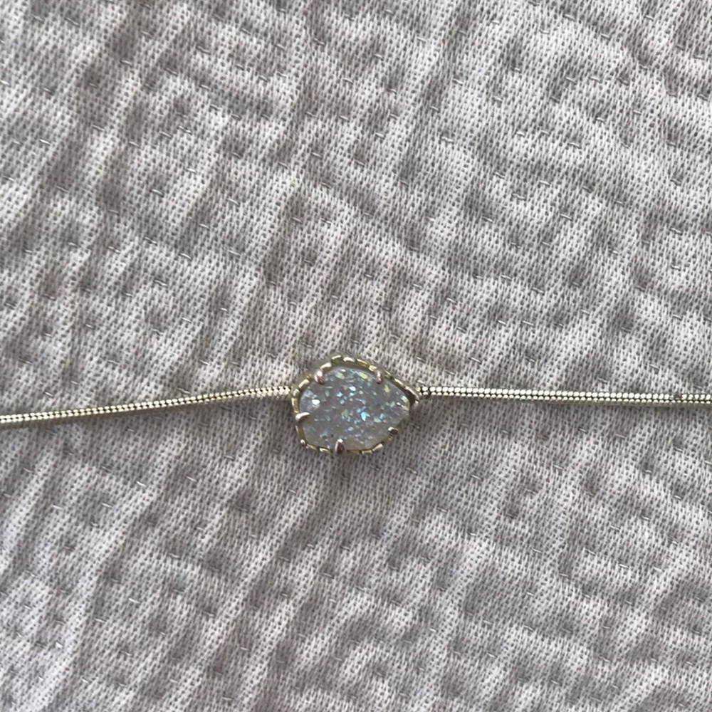 Kendra Scott necklace